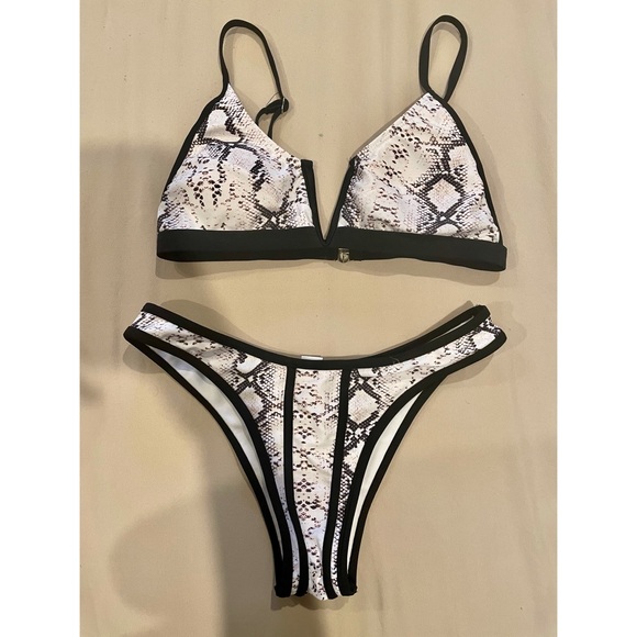 Sexy snakeskin print bikini - Picture 4 of 7